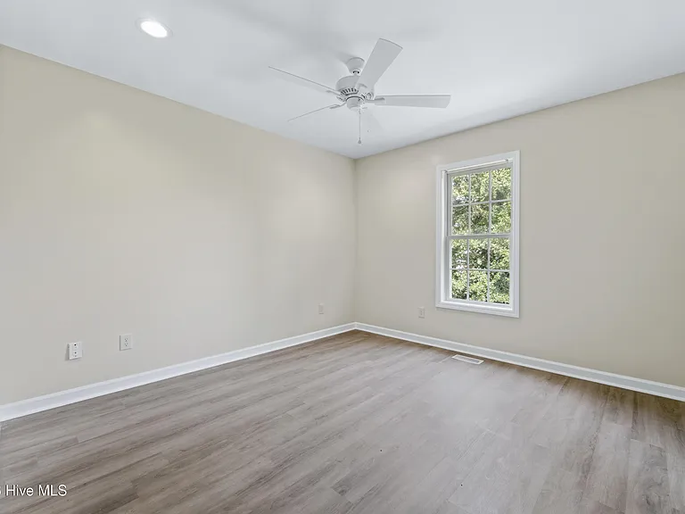 101 Johns Way — Photo 12