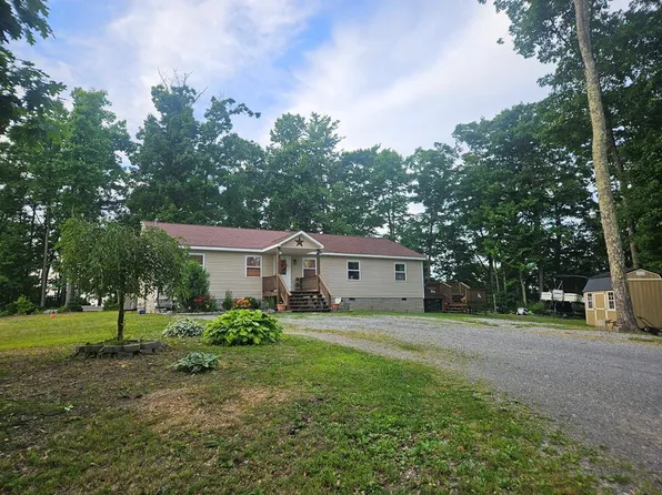 1359 Chestnut Knob Rd, Layland, WV 25864