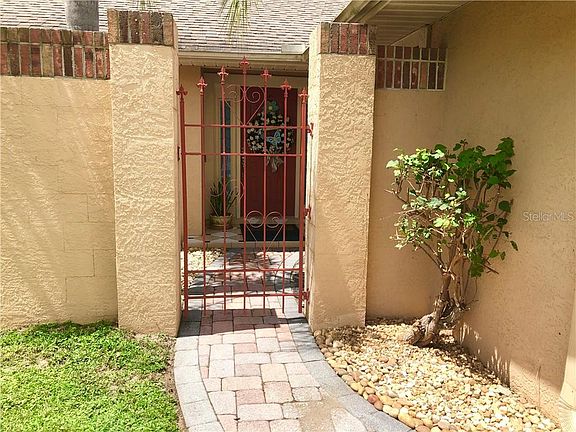 4th image of 1055 Holden Ave
