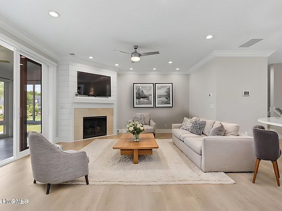 2nd image of 620 Eastwood Park Road Unit 4b