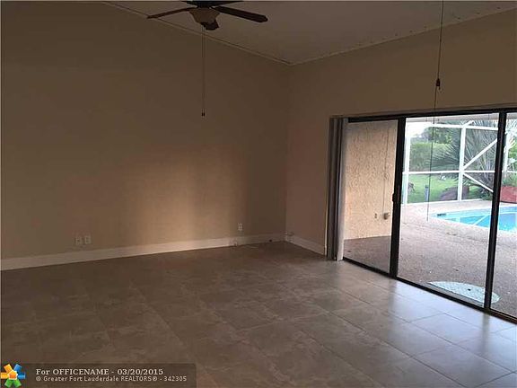 4th image of 16650 Waters Edge Dr