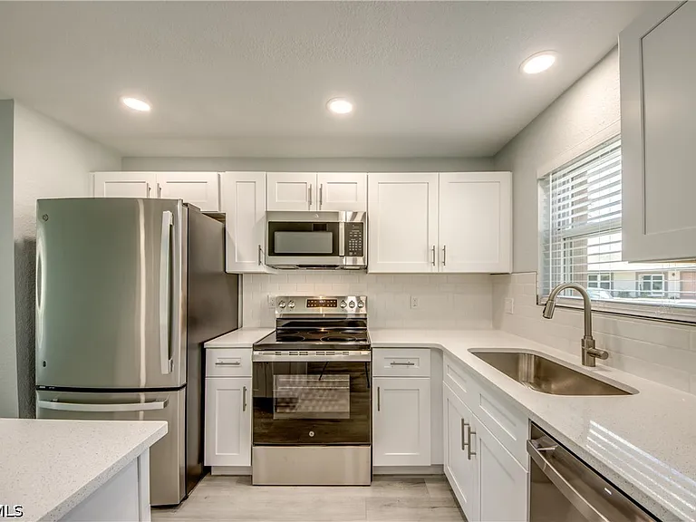 16881 Davis Rd #116 — Photo 4
