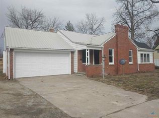 211 E Ohio St, Clinton, MO 64735