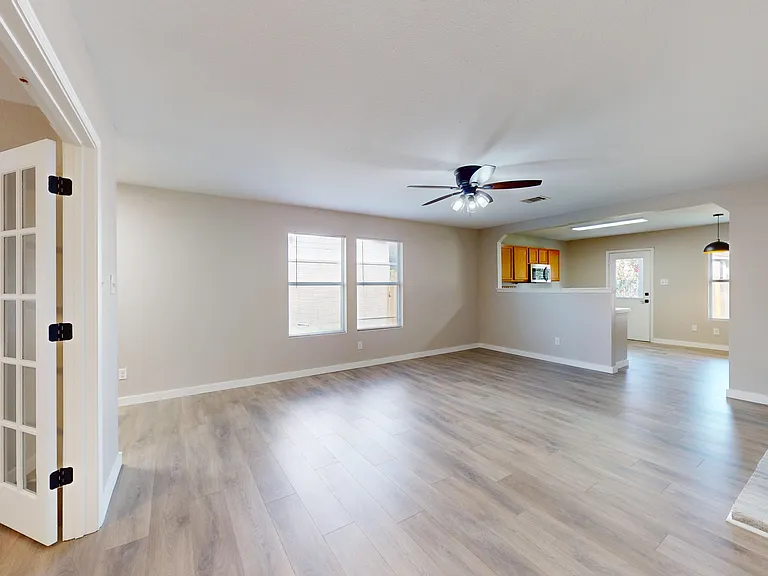 145 S Willow Way — Photo 5