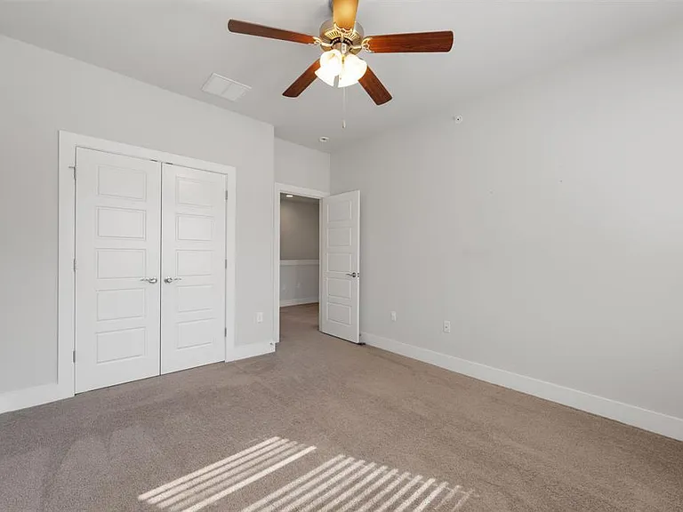 13800 Lyndhurst St #326 — Photo 25