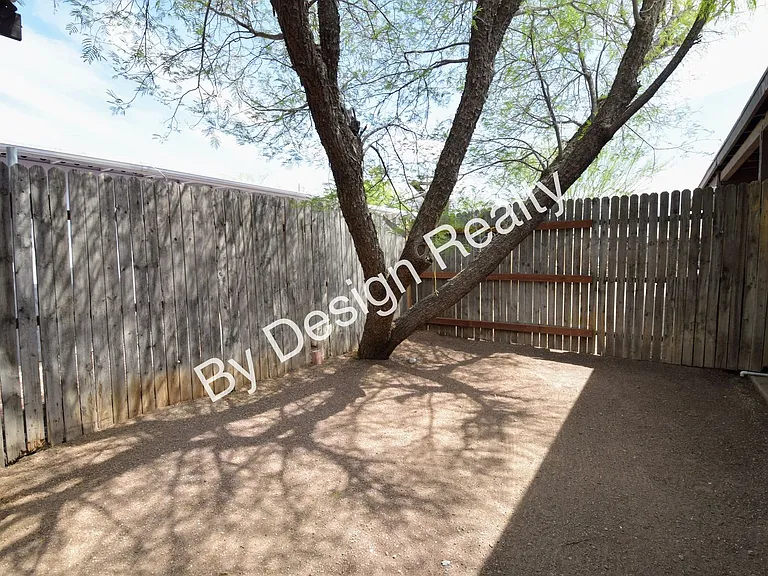 3334 E Presidio Rd — Photo 18