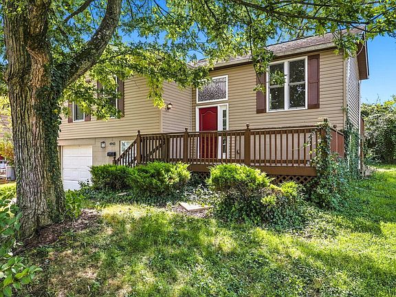 3rd image of 4943 Old Tree Ave