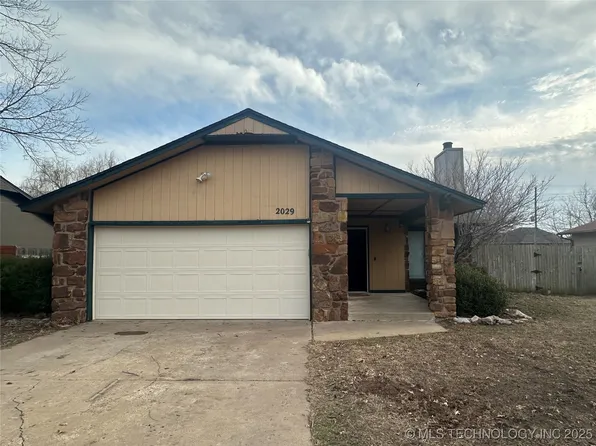 2029 E Reno St, Broken Arrow, OK 74012