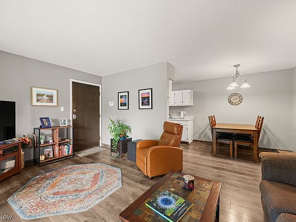 4th image of 16390 Heather Ln APT 301
