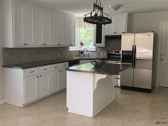 2nd image of 2908 Oak Knob Dr