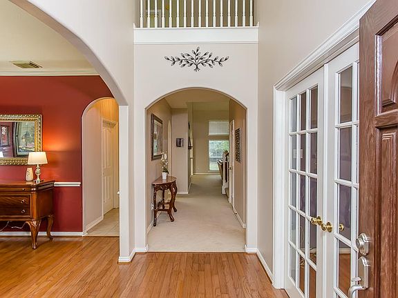 5th image of 3119 Millbrook Dr