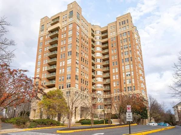 11776 Stratford House Pl APT 1008, Reston, VA 20190