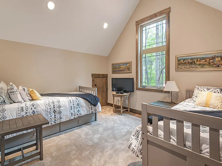 77 Fox Den Rd #1 — Photo 13