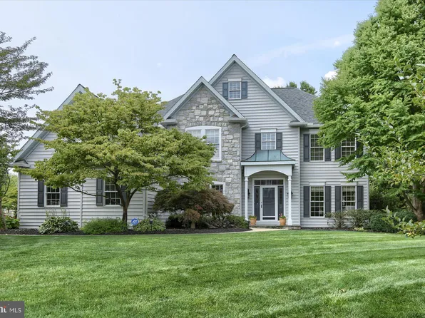 2 Lichfield Ln, Lancaster, PA 17601