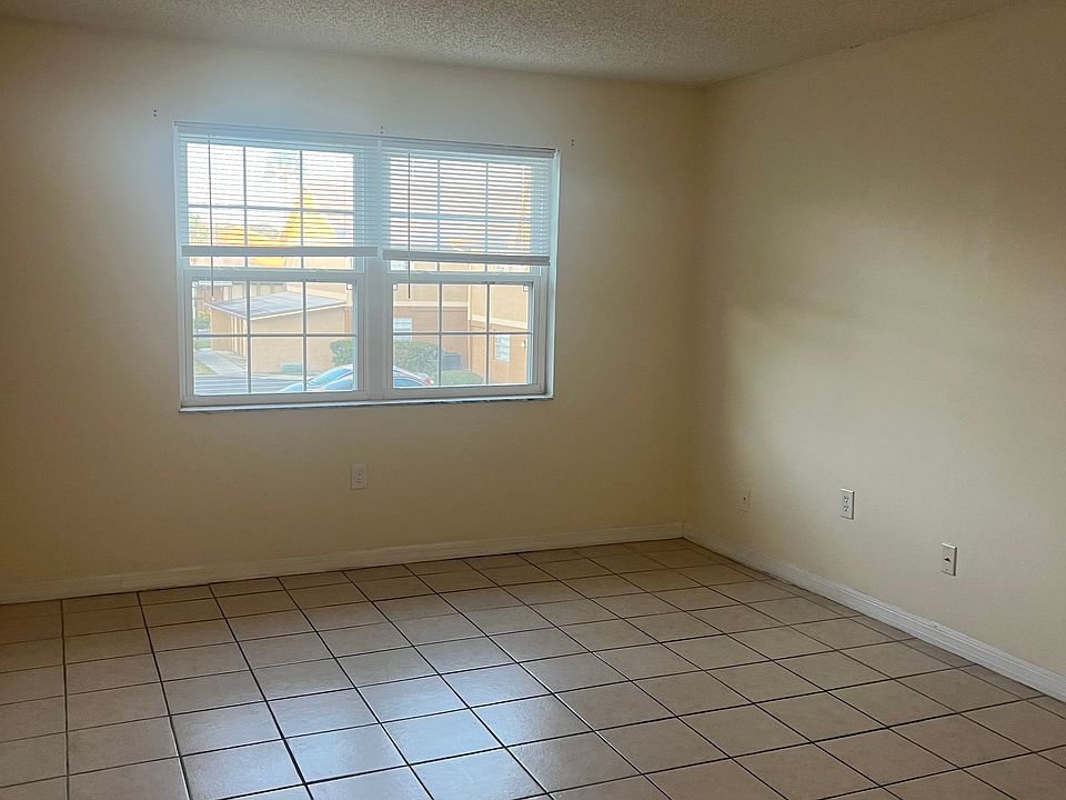 1st image of 212 Ulster Ct #212