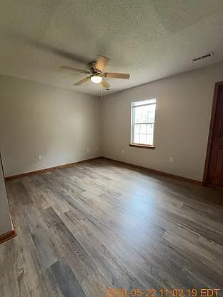 133 Lawndale Ln — Photo 9