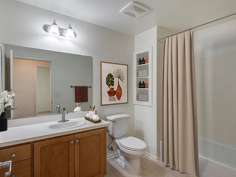 534 E Boone St — Photo 5