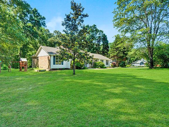 4th image of 630 Jameson Dr