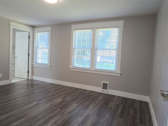 5th image of 12053 70 Avenue S