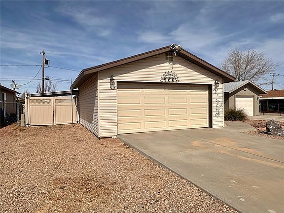 3rd image of 2305 E Carver Avenue