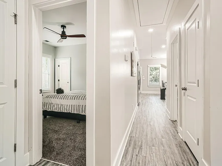 1045 Coleman St SW — Photo 15