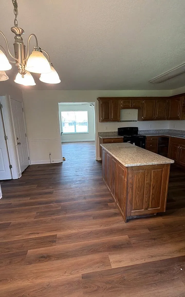 3 bed, 1436 sqft, $1,850 — Photo 4