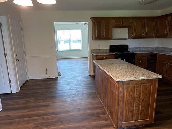 4th image of 325 Creeks Jewell Dr