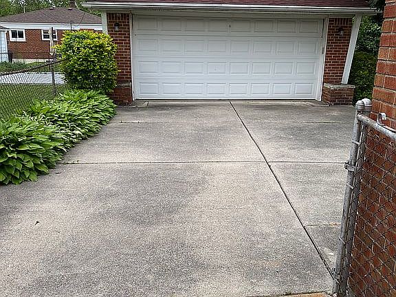 3rd image of 15641 Fordline St