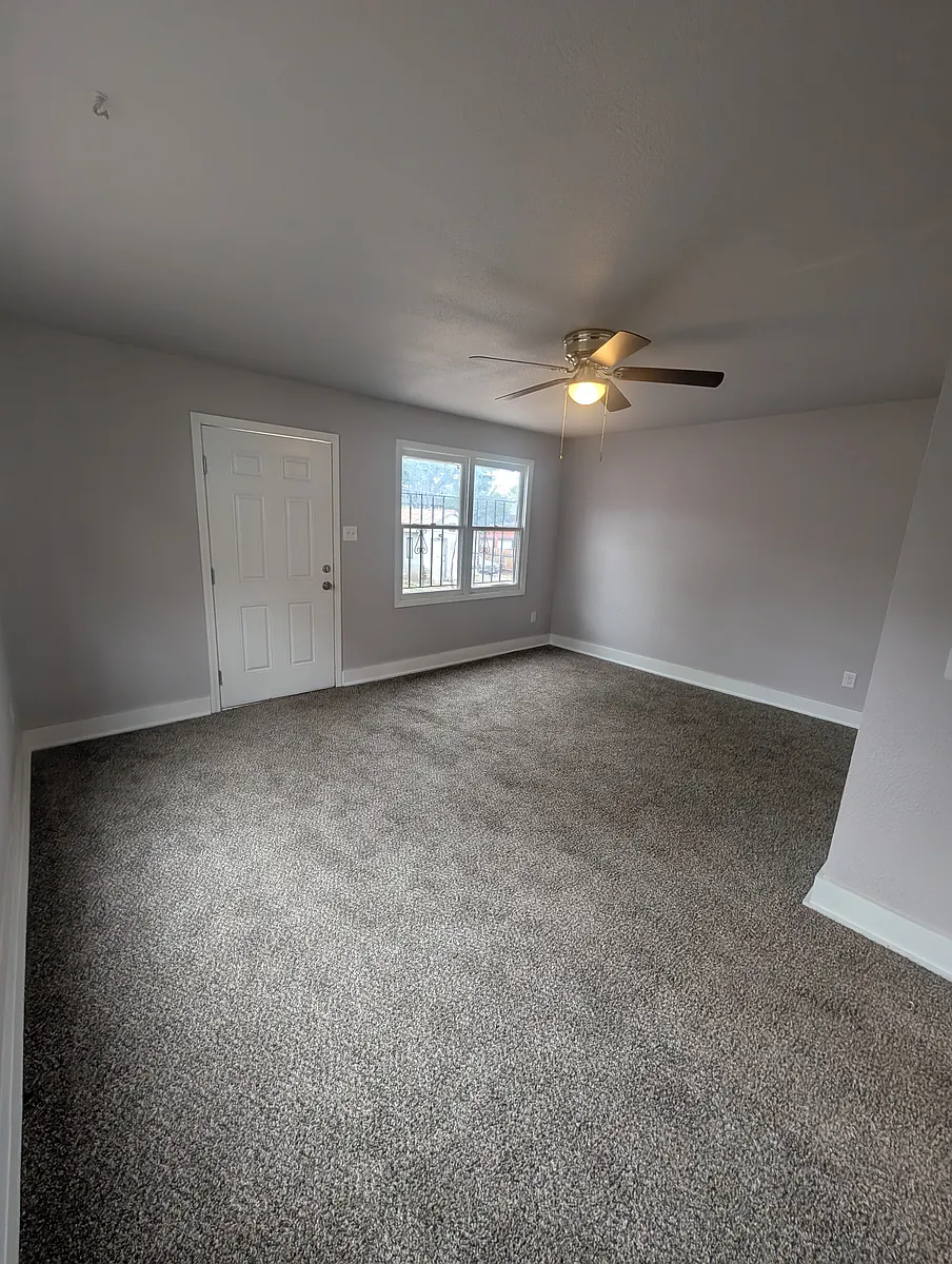 Building Photo - 509 Broadway Ave #4