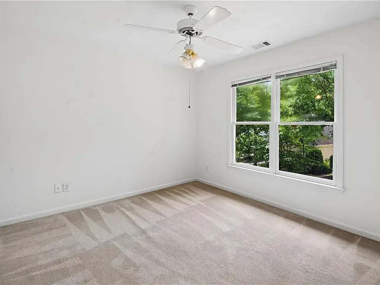 270 Edwardton Ct — Photo 32