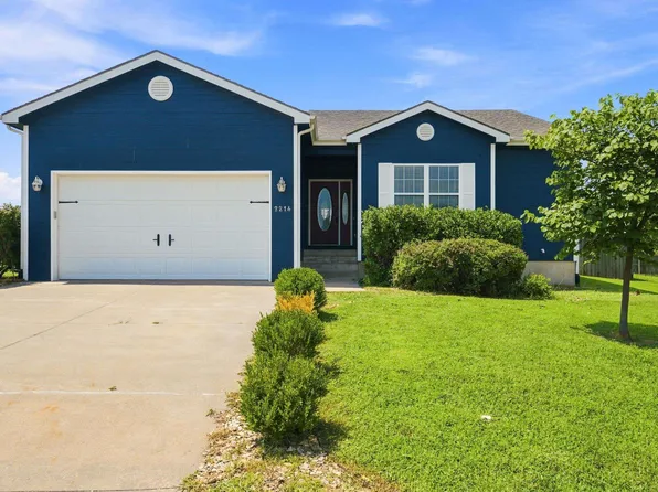 2214 Elk Ct, Junction City, KS 66441