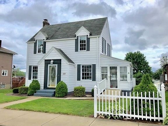 3rd image of 221 Orchard Ave