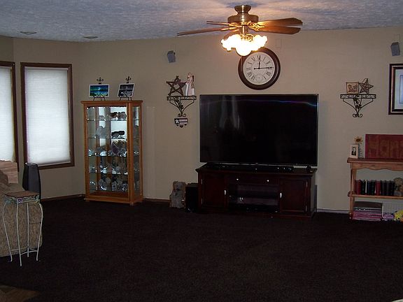 3rd image of 808 S McCabe Ave