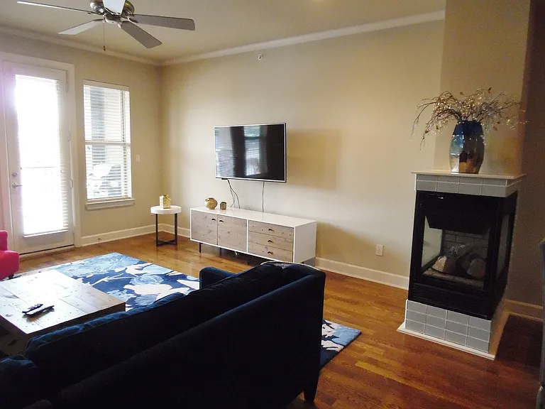 2800 Sandage Ave #303 — Photo 7