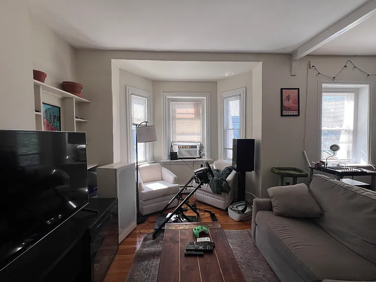 45 Florence St #3A — Photo 11