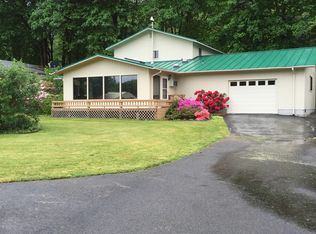 459 Burchard Dr, Scottsburg, OR 97473