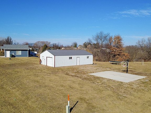 2nd image of 121 Valley View Dr