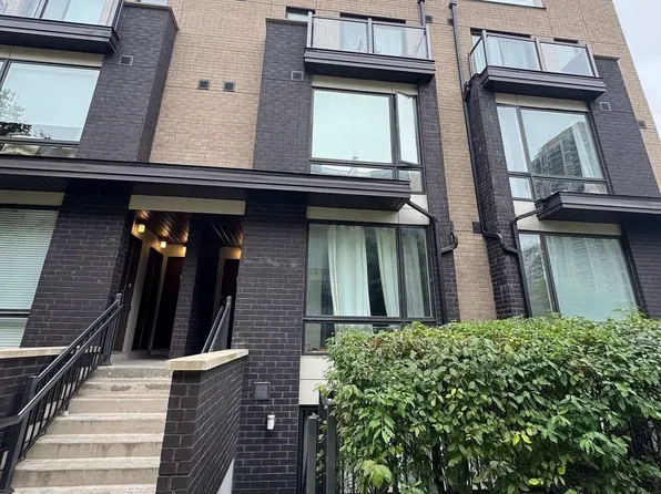 30 Fieldway Rd Unit 92, Toronto, ON M8Z 0E3