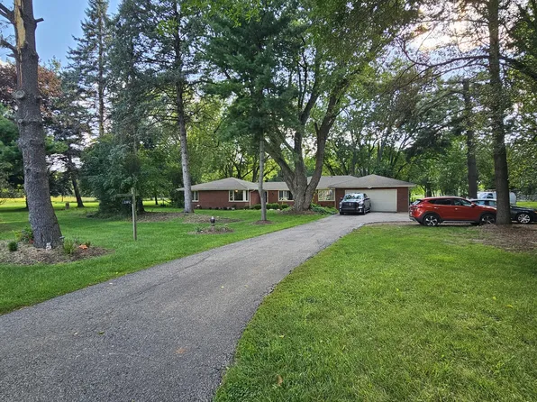 210 Braeburn Rd, Barrington Hills, IL 60010