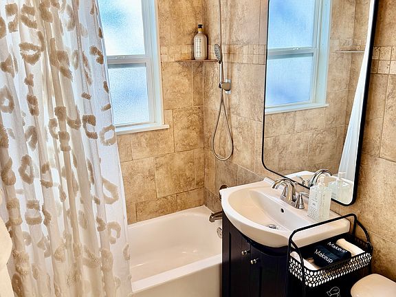 4th image of 2315 N Gatewood Ave #2315
