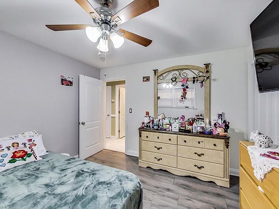 5th image of 2114 N Menard Ave #1