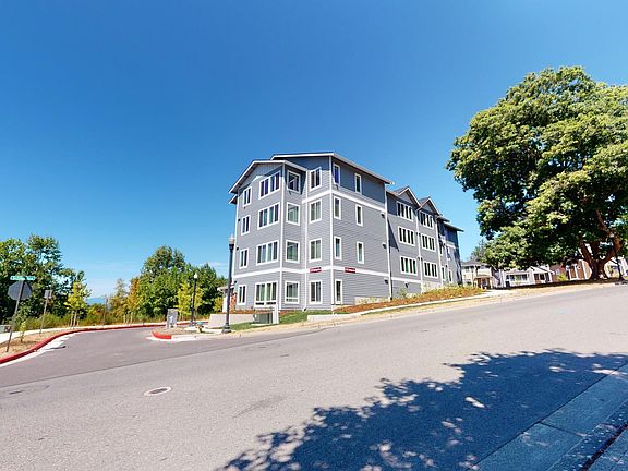 2nd image of 2172 Seringa Ave #101