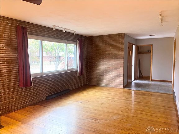 4th image of 400 Tanglewood Dr