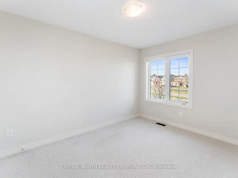 84 Fortis Cres — Photo 25