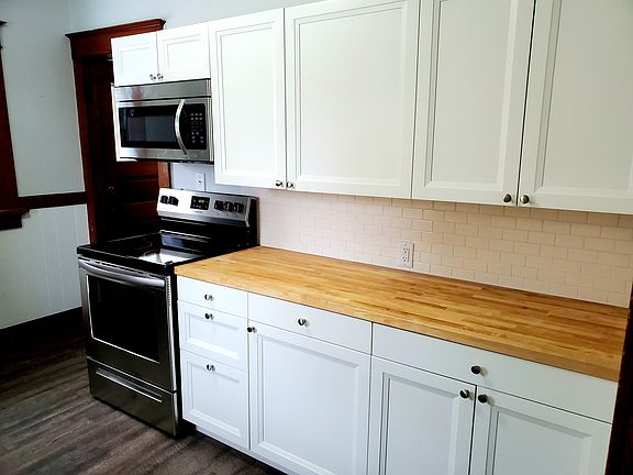 4th image of 207 S 9th St