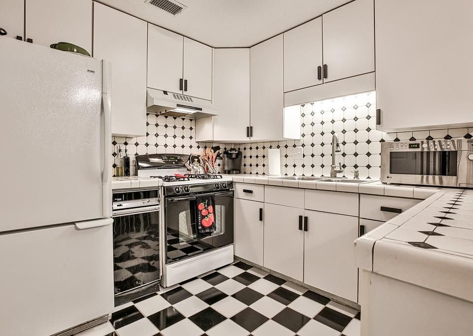 1st image of 2136 River Heights Walk SE