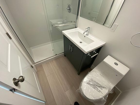 4th image of 36 Gloria Ct