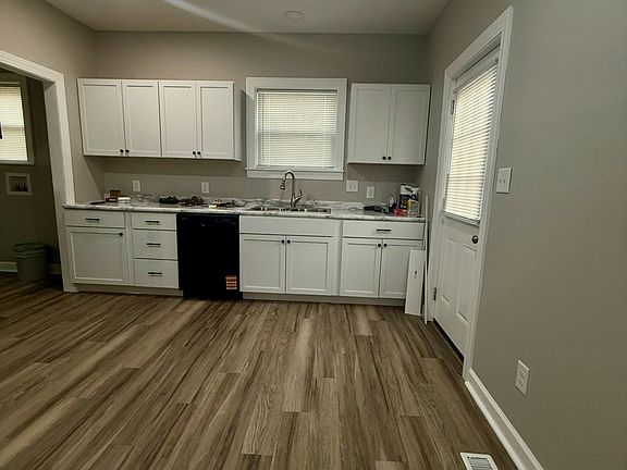 4th image of 533 N Traub Ave