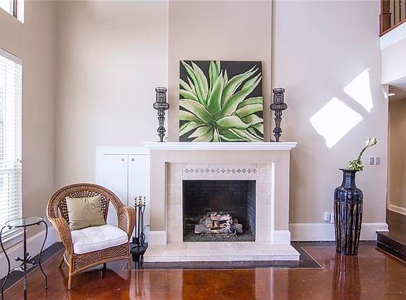 3rd image of 8042 Fair Oaks Ave