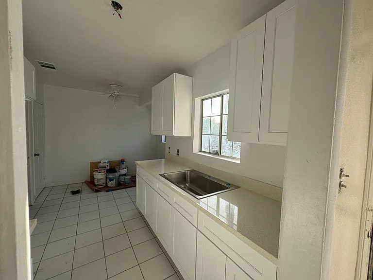 13156 Mercer St — Photo 7